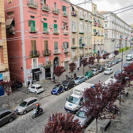 Apartamento Domus Ugo Nápoles Exterior foto