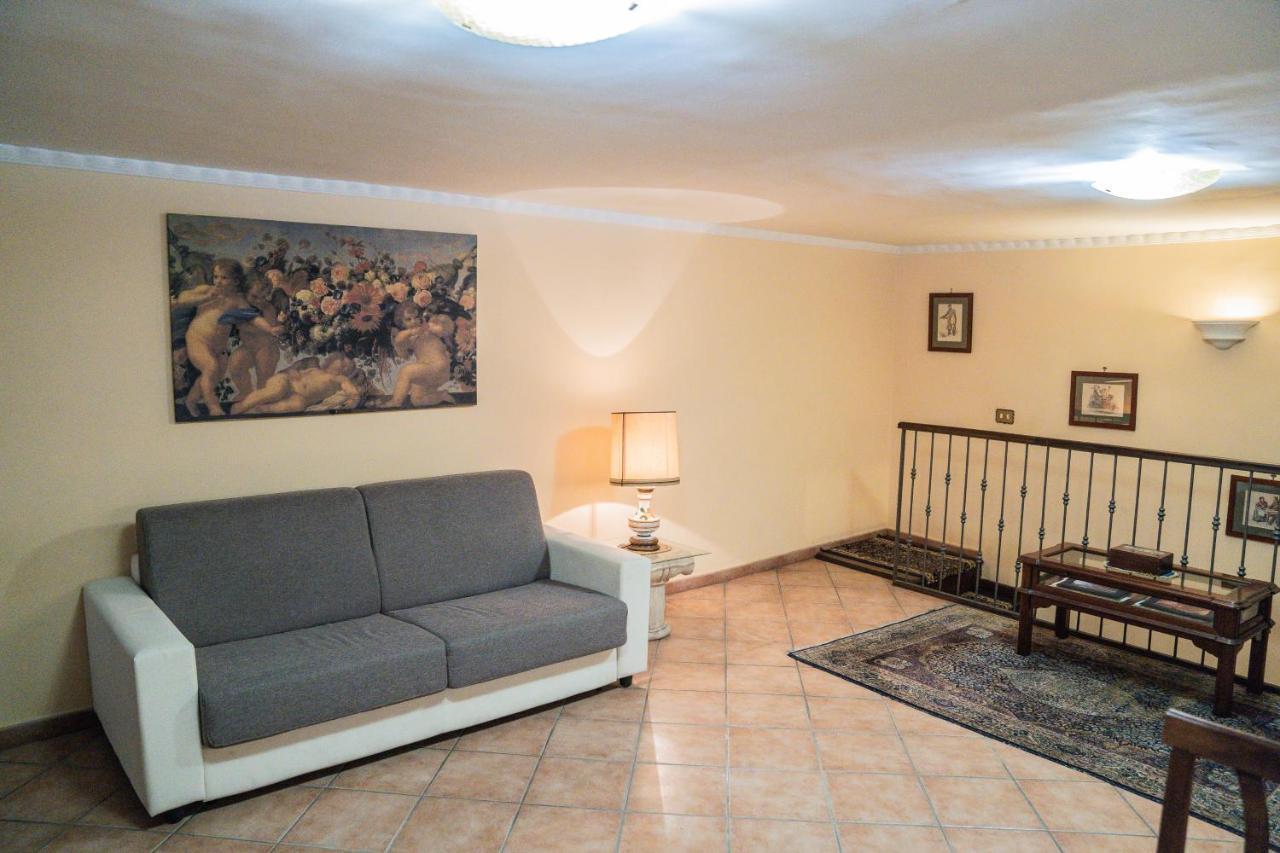 Apartamento Domus Ugo Nápoles Exterior foto