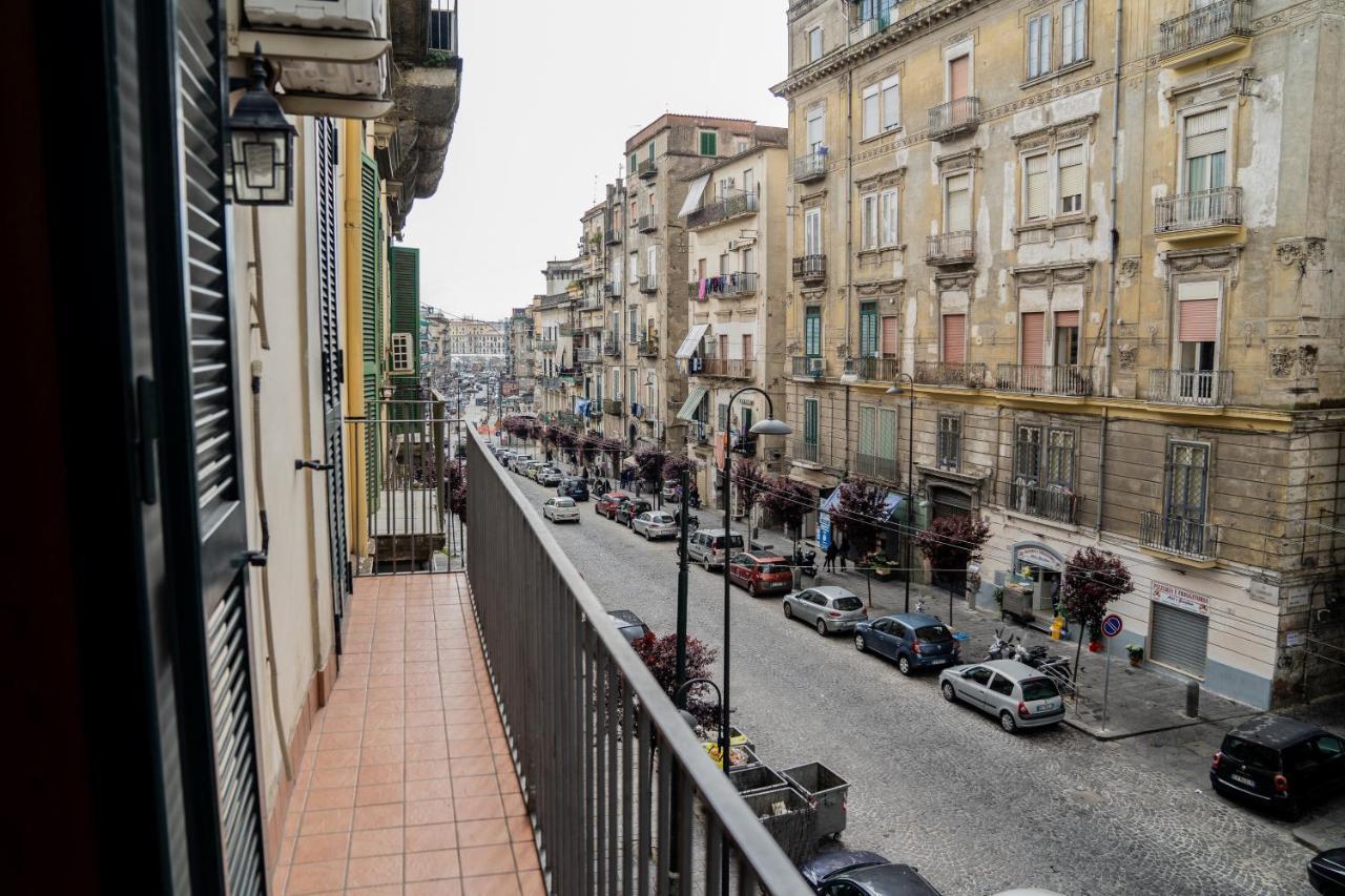 Apartamento Domus Ugo Nápoles Exterior foto