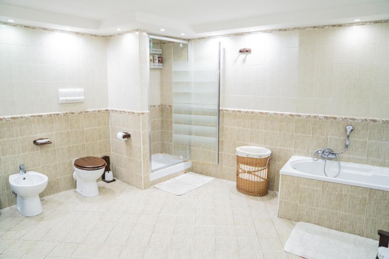Apartamento Domus Ugo Nápoles Exterior foto
